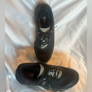 Nearly new cloudventure trail running shoes. Worn twice.